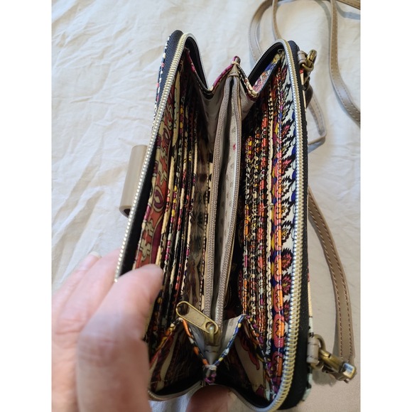 sakroots Artist Circle LARGE smartphone crossbody phone wallet - Picture 8 of 11